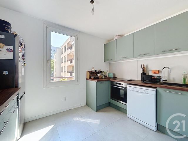 Appartement F4 à vendre - 4 pièces - 87.24 m2 - RUEIL MALMAISON - 92 - ILE-DE-FRANCE - Century 21 F.S.K