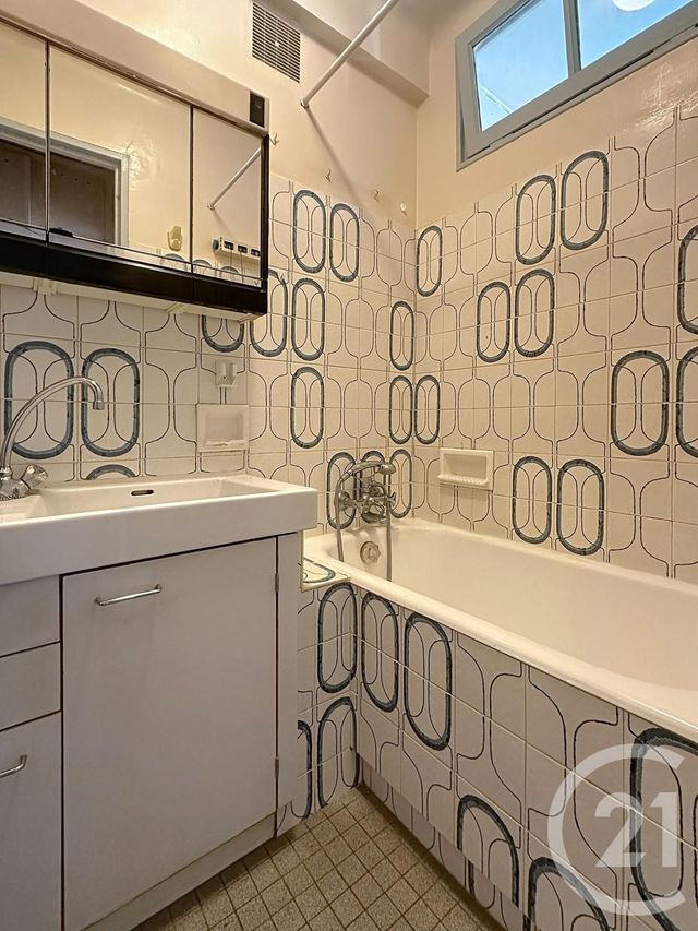 Appartement à vendre - 4 pièces - 63.6 m2 - RUEIL MALMAISON - 92 - ILE-DE-FRANCE - Century 21 F.S.K