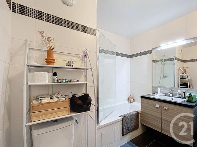 Appartement F2 à louer - 2 pièces - 51.2 m2 - RUEIL MALMAISON - 92 - ILE-DE-FRANCE - Century 21 F.S.K