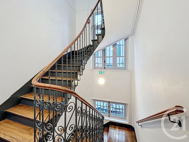 Appartement à louer - 2 pièces - 49.4 m2 - ST GERMAIN EN LAYE - 78 - ILE-DE-FRANCE - Century 21 F.S.K