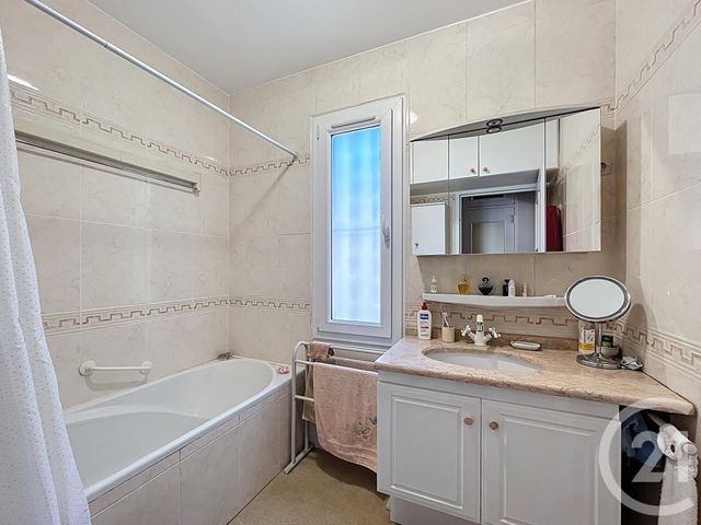 Appartement F5 à louer - 5 pièces - 98.63 m2 - CHATOU - 78 - ILE-DE-FRANCE - Century 21 F.S.K