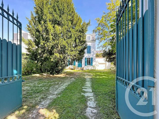 maison à louer - 10 pièces - 213.0 m2 - CHATOU - 78 - ILE-DE-FRANCE - Century 21 F.S.K
